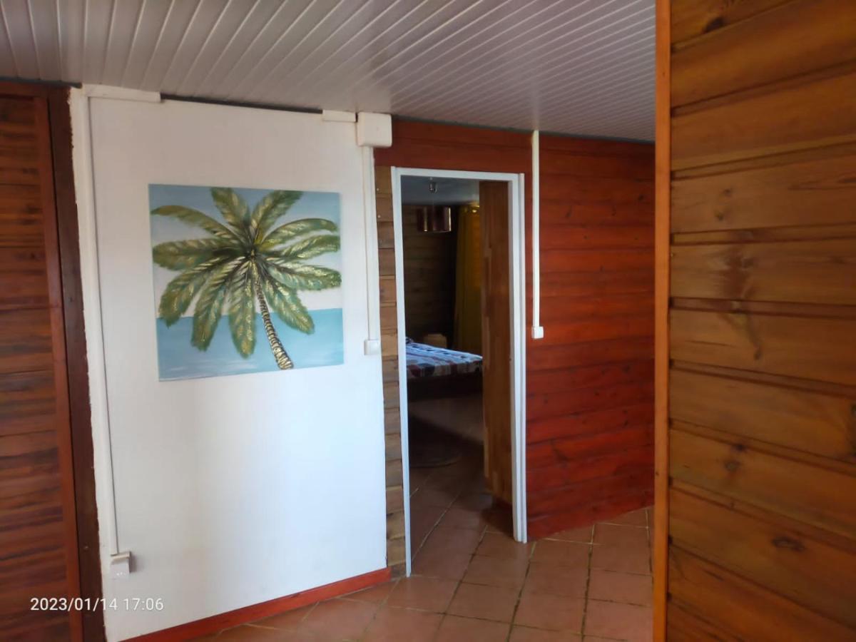 Douceur Des Hauteurs Bas De Villa, Piscine Privee Sainte-Luce Luaran gambar