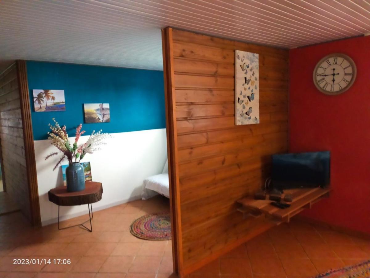 Douceur Des Hauteurs Bas De Villa, Piscine Privee Sainte-Luce Luaran gambar