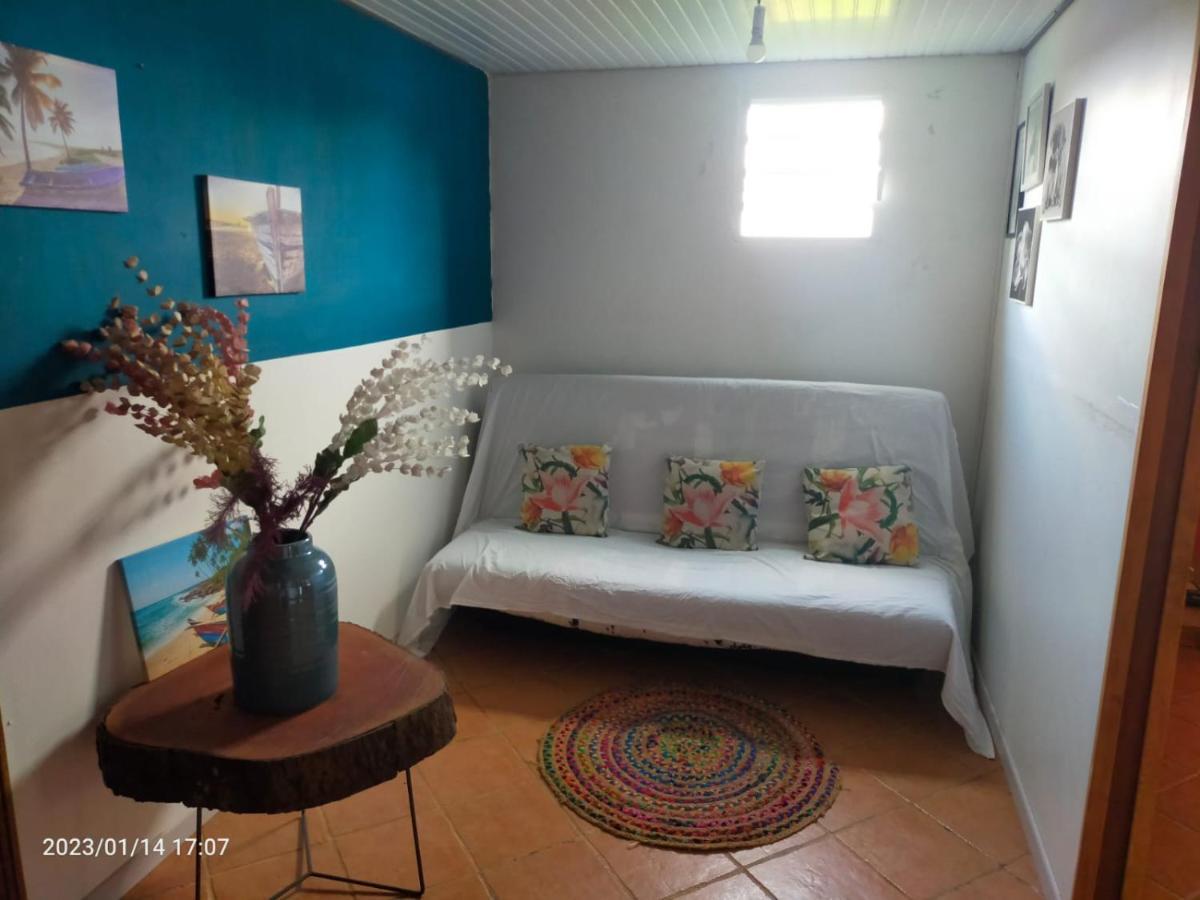 Douceur Des Hauteurs Bas De Villa, Piscine Privee Sainte-Luce Luaran gambar